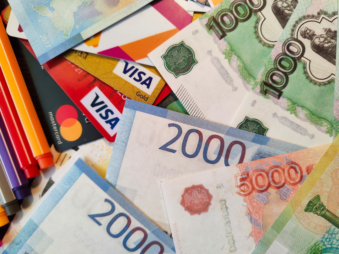 How to anonymously receive payment from a foreign customer: Methods and tips for secure transactions